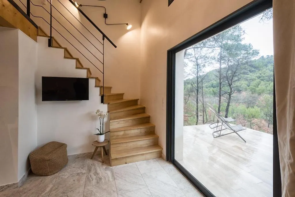 Le Vallon Des Pins La Cride Casa de Férias